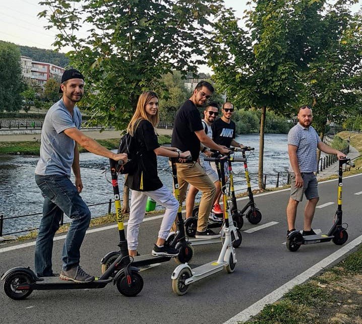 Clujul are serviciu de sharing de trotinete electrice. De AZI! Boc amână proiectul primăriei