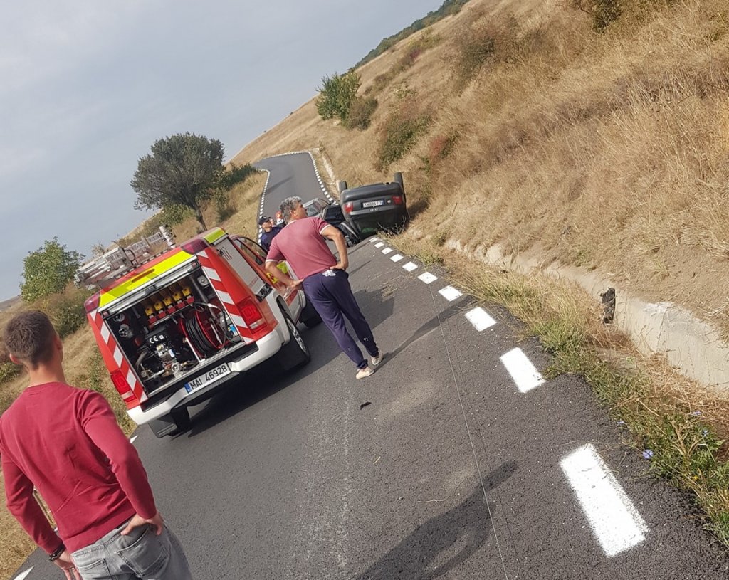Maşină găsită cu roţile în sus, pe centura Floreşti - Grigorescu