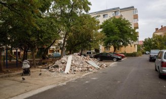 Clujenii din Gheorgheni și-au demolat de bună voie garajele.  Ce a rămas în urmă