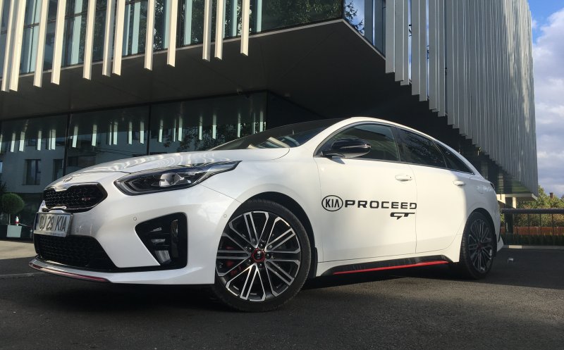 Kia ProCeed GT, un tourer cu design de felina