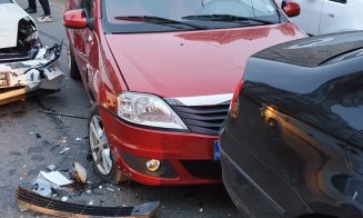 Accident cu patru mașini pe Dorobanților. O persoană a fost rănită
