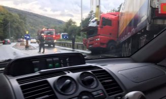 Autocamion derapat în Ciucea. Trafic îngreunat pe DN1 Cluj-Oradea