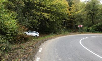 Maşină ieşită de pe drum în zona Sf. Ion. Un rănit