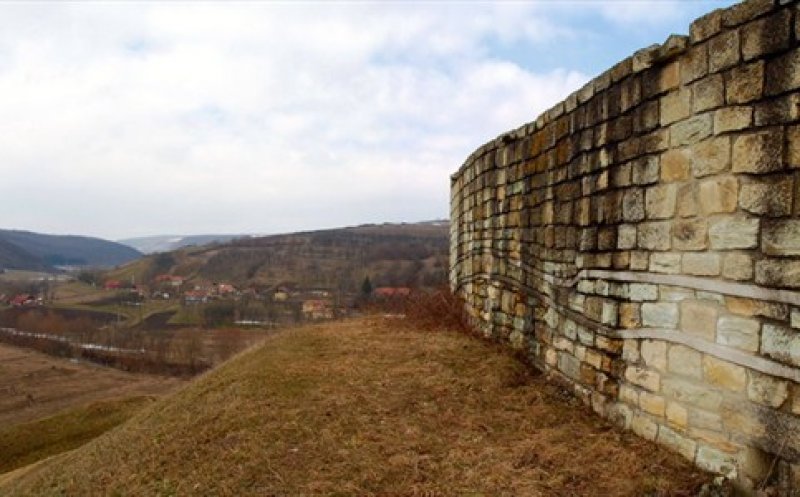 Destinație de weekend | Cetatea de lângă Cluj, vechiul centru de putere al Transilvaniei de acum 1000 de ani