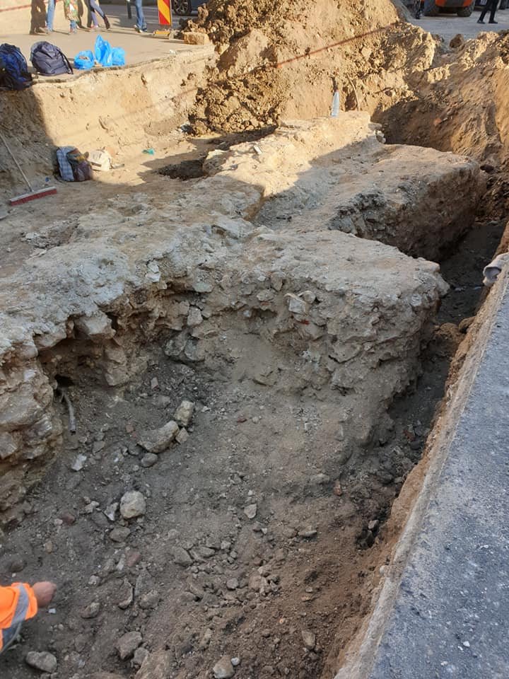 Noi descoperiri arheologice pe Ferdinand. Imagini spectaculoase cu zidul Clujului medieval