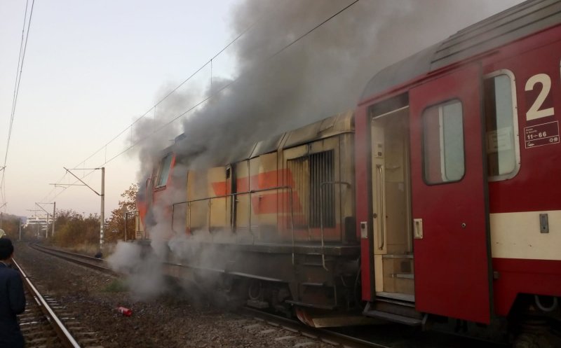 Locomotiva trenului Cluj-Viena, în flăcări. Trenul a luat foc imediat ce a ieșit din gară, 100 de persoane evacuate