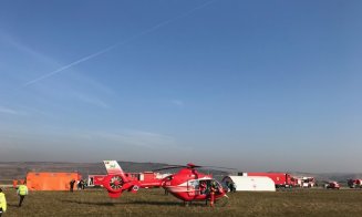 Intervenție de amploare la aeroportul din Cluj. Cum se intervine când o aeronavă se rupe în două și ia foc