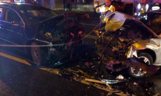 Accident cu cinci răniți pe Turzii, printre care și copii. Trei persoane au rămas încarecerate