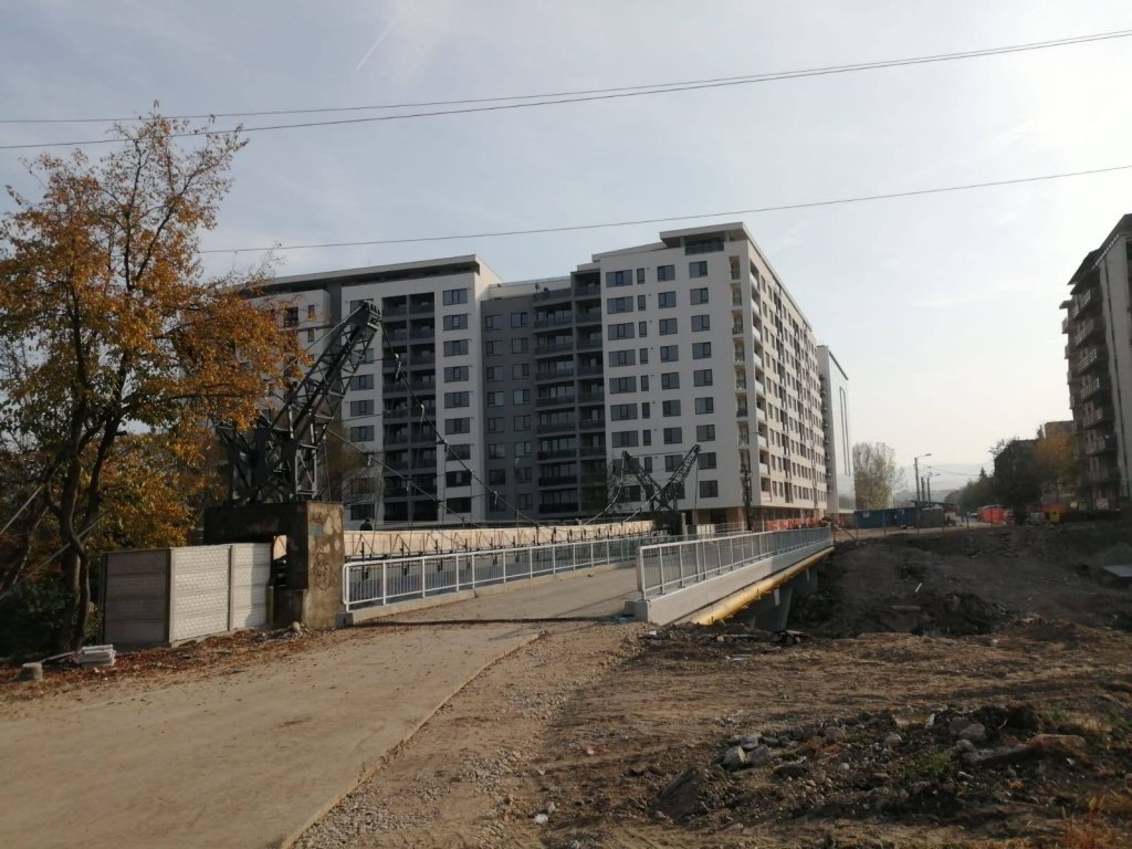 Noul pod Porțelanului, ridicat cu viteza melcului