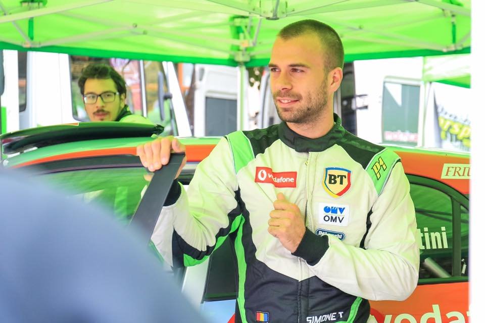 Campionul național de raliuri, Simone Temepstini, va face angajarea la meciul dintre U-BT și SCM Timișoara