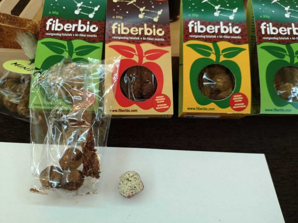 Invenție a la Cluj: batonul alimentar din fibre aruncate în timpul producţiei de suc de fructe