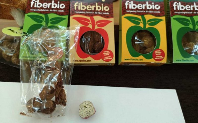 Invenție a la Cluj: batonul alimentar din fibre aruncate în timpul producţiei de suc de fructe