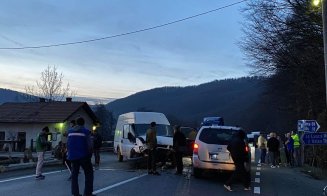 Accident cu trei mașini pe Cluj-Oradea. Patru răniți, printre care și un copil de 3 ani
