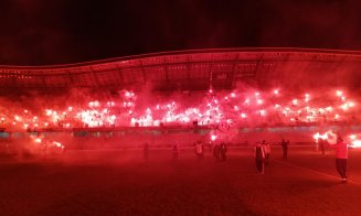 Suporterii Universității Cluj, spectacol cu torțe cu ocazia Centenarului clubului