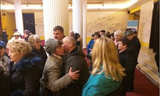 Sute de persoane, alături de familia Luizei Melencu, la Cluj-Napoca