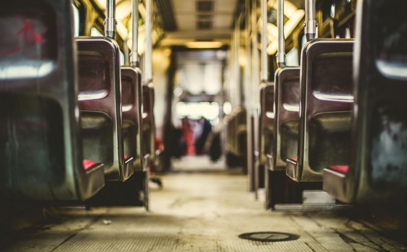 Două săptămâni cu teatru în autobuz