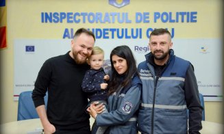 Reîntâlnire emoționantă între polițiștii din Cluj și micuțul pe care l-au escortat la spital