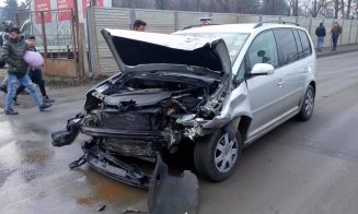 Accident pe Moș Ion Roată. O tânără de 18 a fost rănită