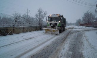 Atenție, ninge în zonele montane! Unde poţi cere informaţii despre starea drumurilor