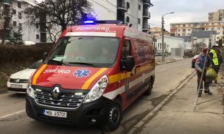 Bărbat, prăbușit în gol de la etajul unui bloc în construcție. A fost transportat la spital