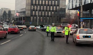 Şoferii şi pietonii indisciplinaţi, taxaţi de poliţişti. Peste 100 de amenzi în 2 ore