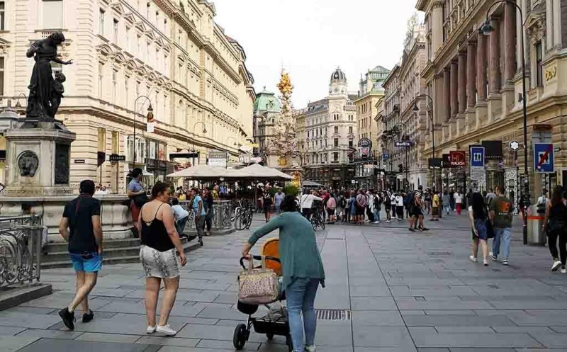 Provocare inedită într-un oraș din Europa. Persoanele care renunță la mașini, recompensate cu bilete gratuite la concerte şi muzee