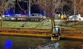Accident lângă Cluj Arena. O mașină a fost aruncată în Someș