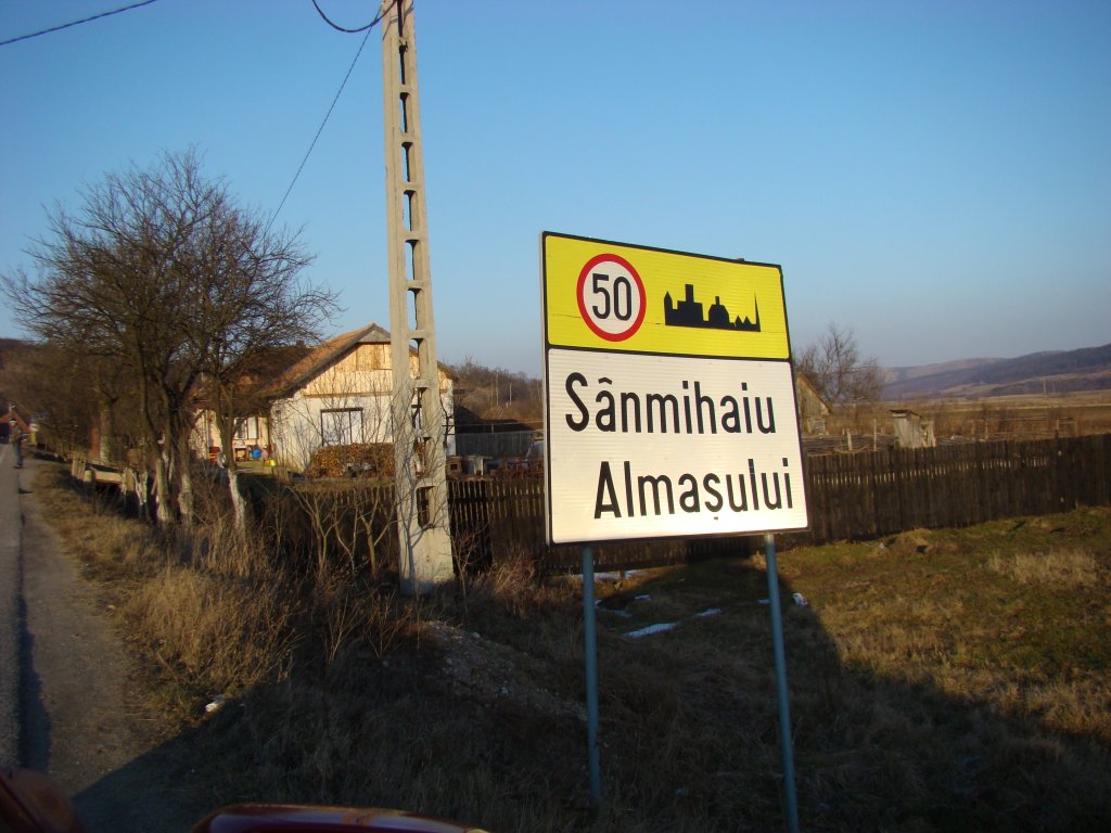 Ciocnire violentă între două mașini pe drumul Cluj - Zalău. O persoană a decedat