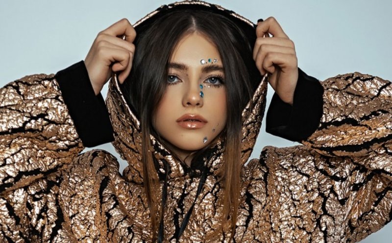 O clujeancă va reprezenta România la Eurovision 2020. Ascultă piesa ”Alcohol You”!