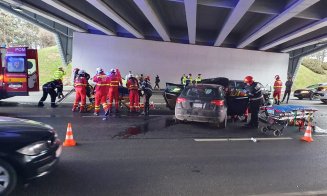 Accident cu victime sub podul N. Un copil și trei adulți, transportați la spital