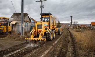 Lucrări de pietruire pe Valea Fânațelor