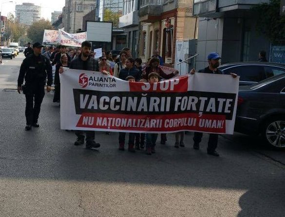 Proteste la Cluj și în mai multe orașe din țară împotriva obligativității vaccinării