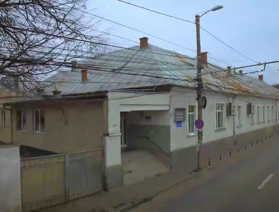 Protest  de 8 martie în fața maternității Stanca din Cluj. Oamenii cer construirea unui spital nou