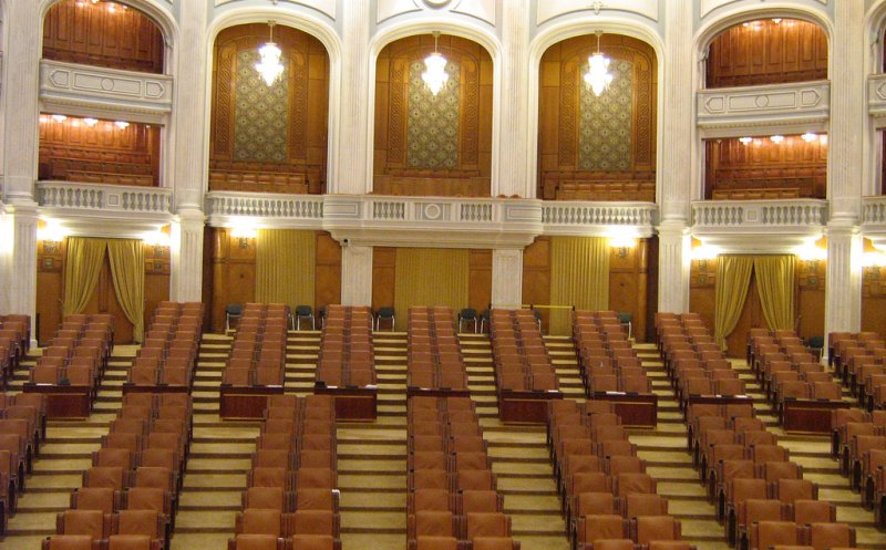 Intră Parlamentul în carantină?  Solicitare: parlamentarii, membrii staff-ului și jurnaliştii să fie testați