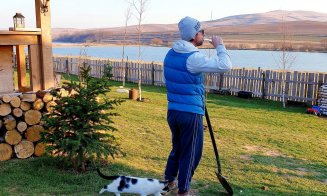 Economistul care s-a izolat voluntar pe lacul din Ciurila: “E un sentiment natural în cazul nostru”