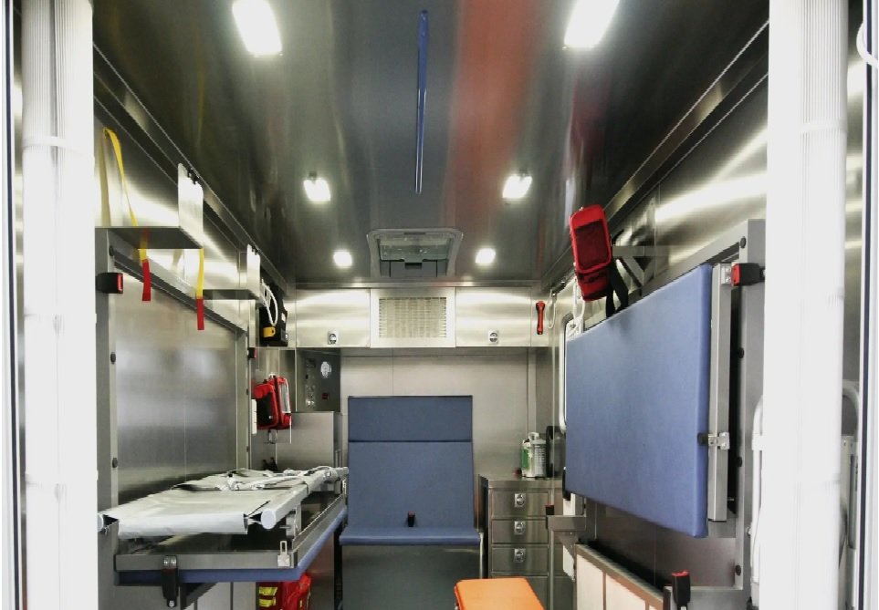 Premieră mondială: Clujul produce prima ambulanță anticoronavirus
