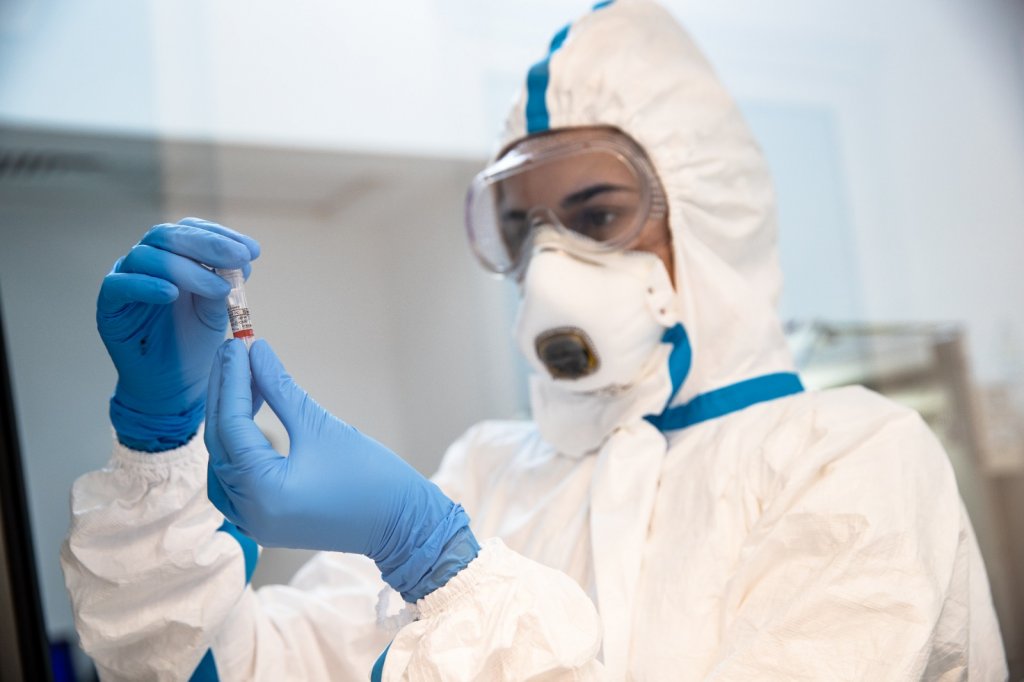 Laboratorul Genetic Center din Cluj completează capacitatea de procesare a testelor pentru COVID-19 cu până la 860 de teste/zi
