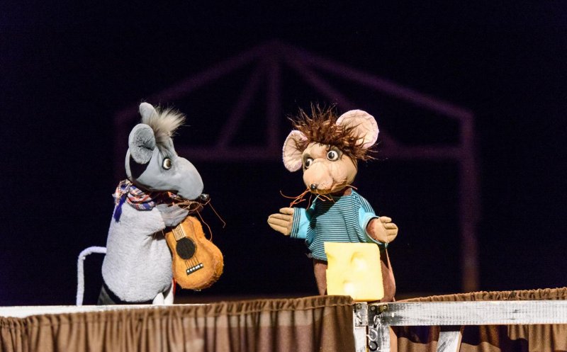 Teatrul „Puck" oferă gratuit încă patru spectacole pe Facebook