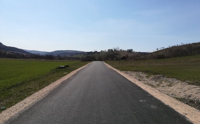 Au fost finalizate lucrările de asfaltare pe drumul județean 109S (DJ 109A) Deușu – Sânmărtin – Giula