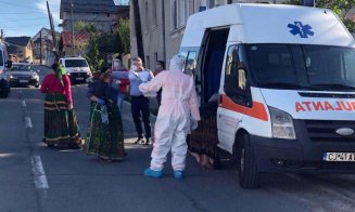 “Festivalul” coronavirusului din Dej: zeci de persoane duse cu ambulanțele la Cluj