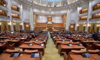 Amenzile majorate din starea de urgenţă, declarate neconstituţionale de CCR, au trecut de Senat fără dezbatere şi vot