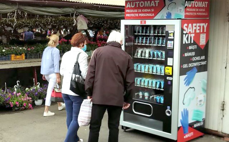 Automate cu măşti, mănuşi de protecţie şi geluri dezinfectante instalate în pieţe sau aeroporturi