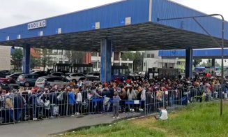 Graniţa româno-ungară poate fi traversată din această dimineaţă prin zece puncte de trecere, 24 de ore din 24