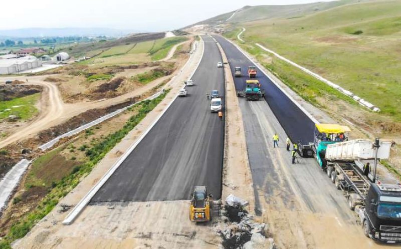 Mobilizare pe cel mai lung lot al Autostrăzii Sebeş-Turda, după vizita premierului Orban