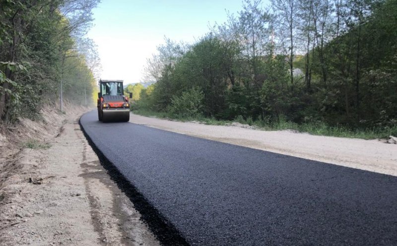 Se suplimentează bugetul pentru reparații la drumurile Clujului