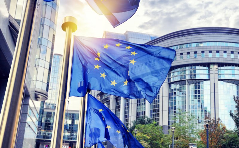 UE cere ţărilor membre să renunţe la toate restricţiile impuse la graniţe, până pe 30 iunie