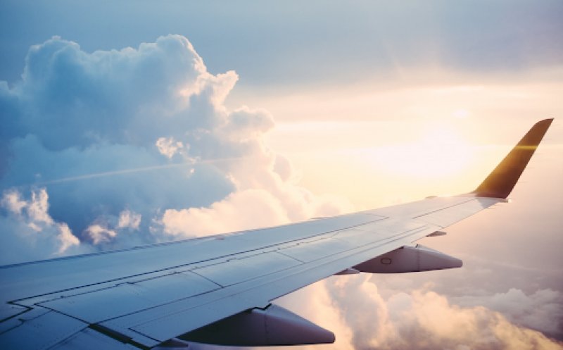 Cu avionul la mare. Când se reiau zborurile Cluj - Constanța