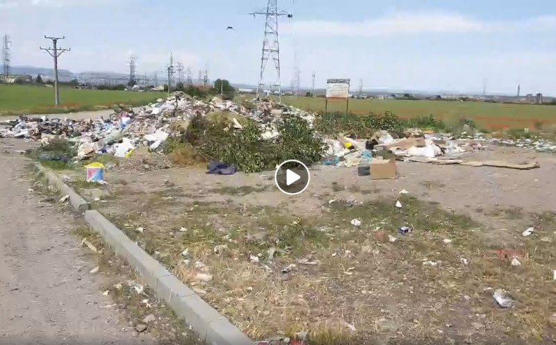 Probleme cu gunoiul la Câmpia Turzii. A răsărit o rampă de gunoi clandestină la marginea oraşului