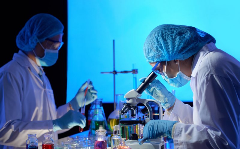 Directorul Terapia: “E improbabil să avem un vaccin anticoronavirus anul acesta”