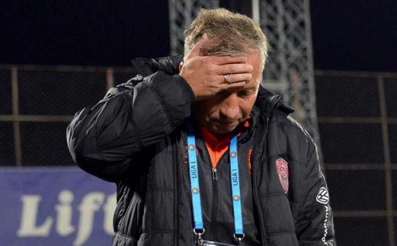 Dan Petrescu dă de pământ cu jucătorii săi după victoria cu FCSB